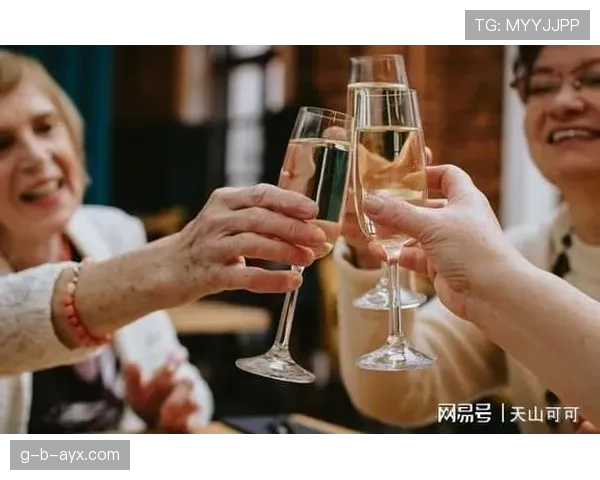 抱人犯规判罚标准有哪些容易被误解的细节？